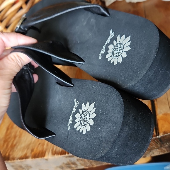 Rhinestone Yellow Box Wedge Flip- Flops sz 10 Black‎ Leather - Picture 10 of 12